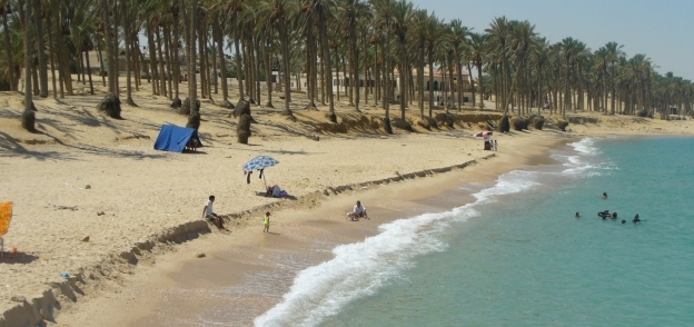 ساحل بحر العريش- أرشيفة