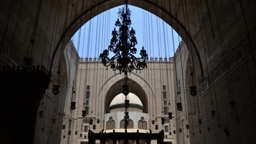 أحد الأروقة بمسجد السلطان حسن