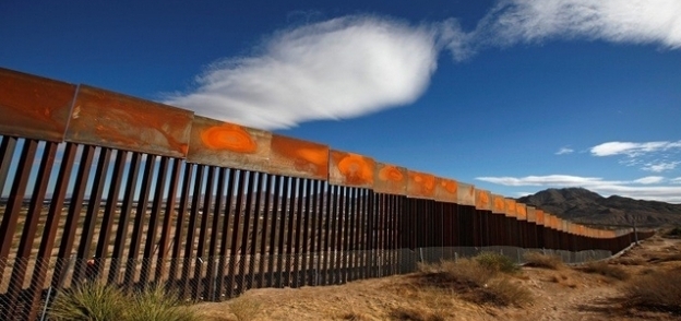 الجدار الحدودى مع الولايات المتحدة