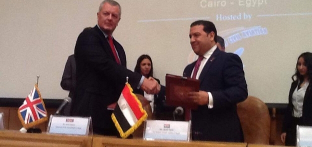 شريف خالد رئيس مجموعة فالكون خلال توقيع اتفاقية التعاون مع الشركة الانجليزية