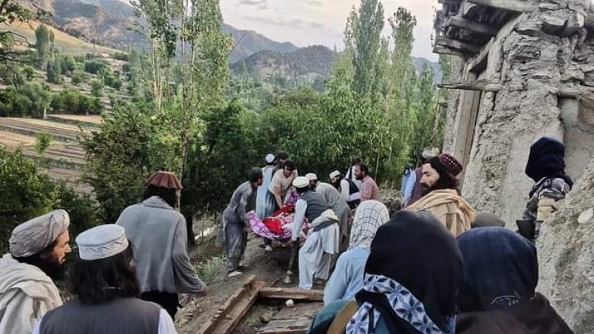 زلزال عنيف يضرب أفغانستان وباكستان