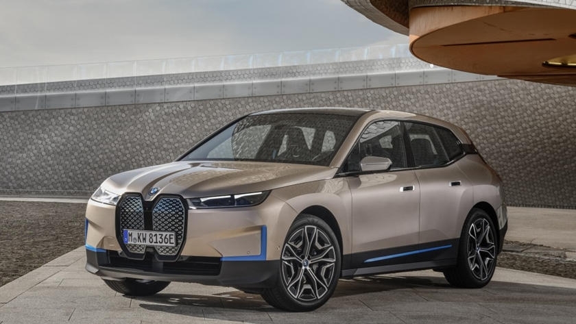 BMW IX الكهربائية الجديدة كليا