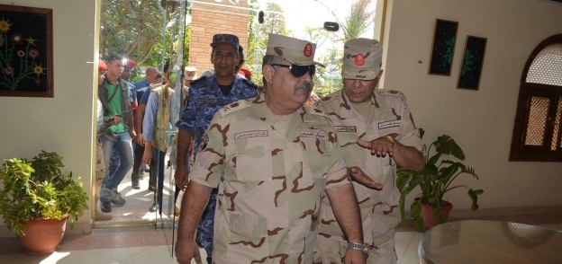 اللواء أركان حرب أحمد وصفي ينتفقد انتخابات الغردقة