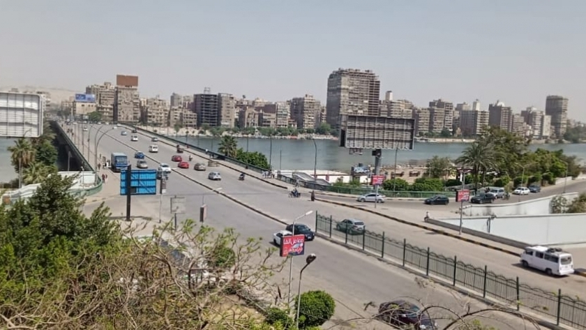 كورنيش النيل بالجيزة خالي من اي تجمعات للمواطنين