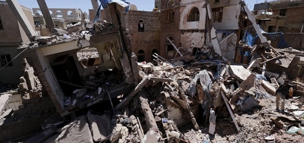منزل لم ينج من قذائف الحوثيين فى الحوطة