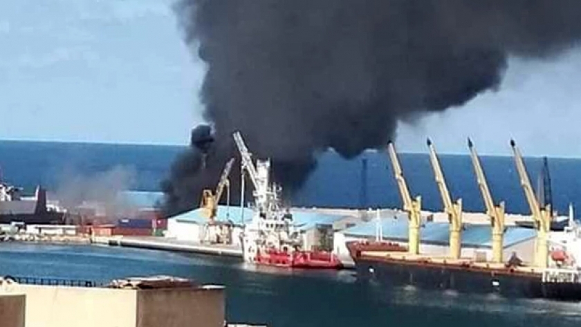 القصف الذي طال سفينة أسلحة تركية في مياء طرابلس