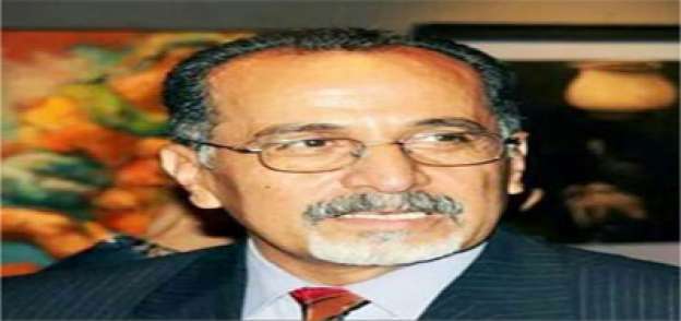 الدكتور حمدي أبوالمعاطي - رئيس قطاع الفنون التشكيلية
