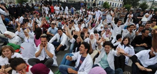 مظاهرات الأطباء فى الجزائر