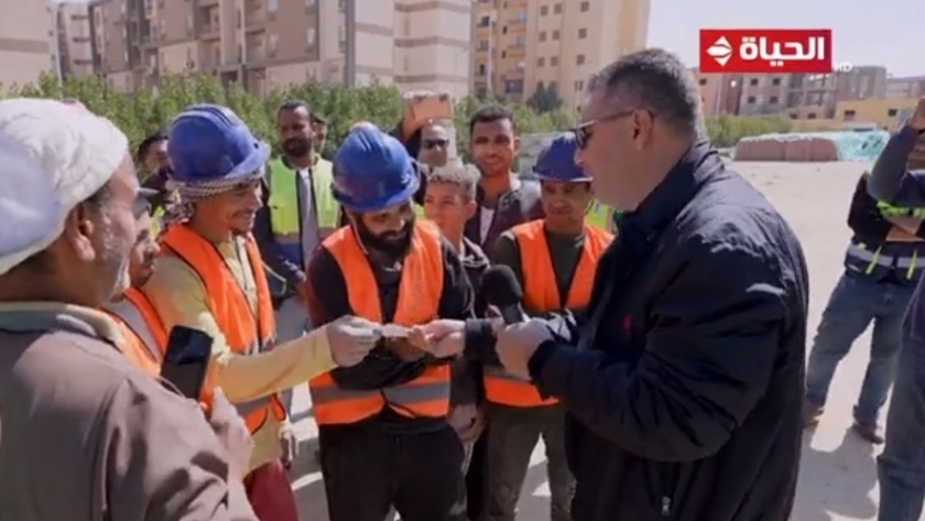 الإعلامي عمرو الليثي في موقع للبناء ببرنامج «واحد من الناس»