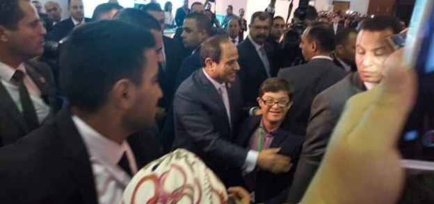 السباح عبد الرحمن أيمن مع الرئيس عبدالفتاح السيسي