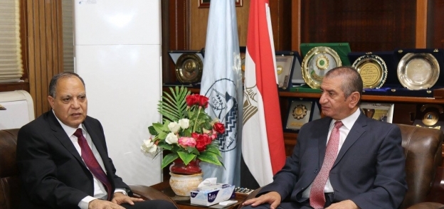 محافظ كفر الشيخ يبحث مع مساعد وزير الداخلية   عدد الملفات