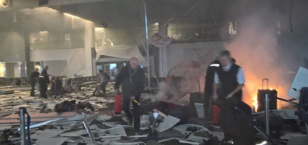 داخل المطار بعد الانفجار