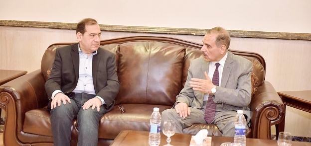 وزير البترول ومحافظ أسيوط يتفقدان أعمال تنفيذ أكبر مشروعين لتكرير البترول بصعيد مصر بتكلفة 2,3 مليار دولار