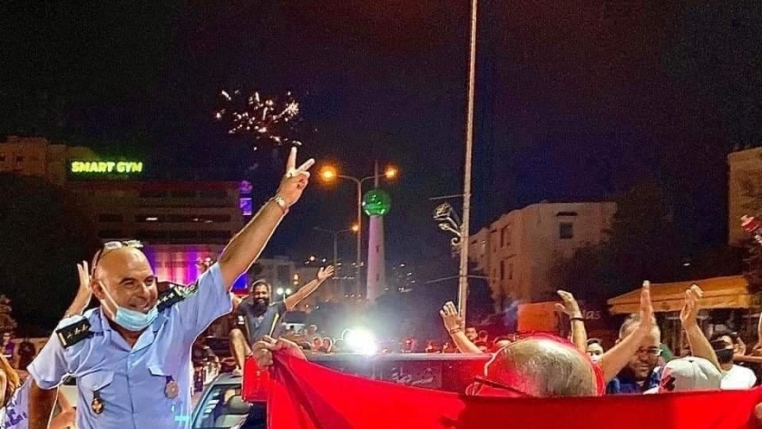 احتفالات الشعب التونسي بقرارات الرئيس