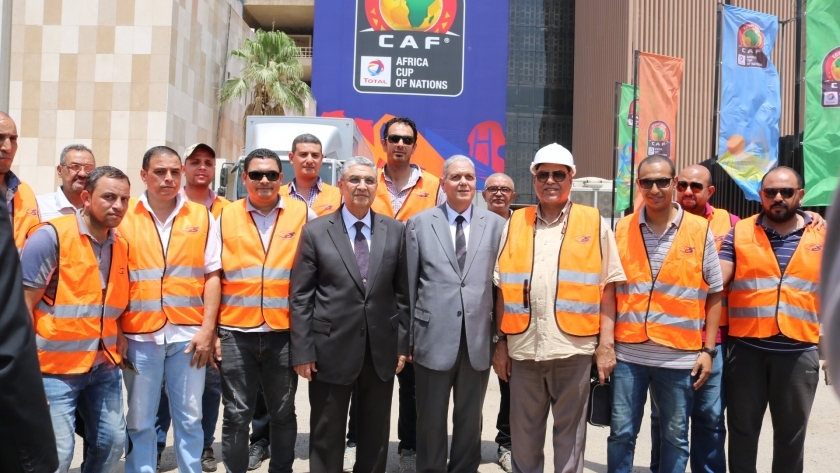 وزير الكهرباء يتابع الاستعدادات النهائية لإستاد القاهرة الدولي