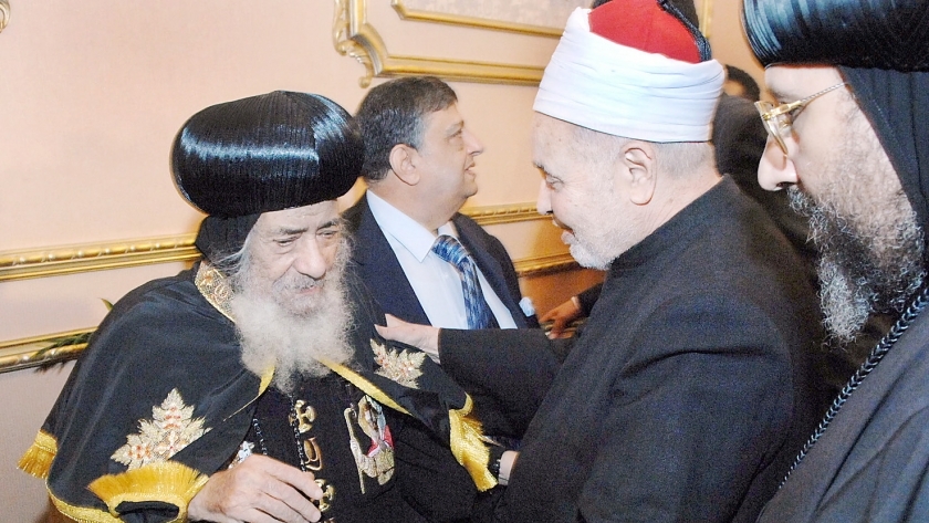 البابا شنودة ومحمد سيد طنطاوي شيخ الأزهر ارتبطا بعلاقة صداقة دامت لعقود