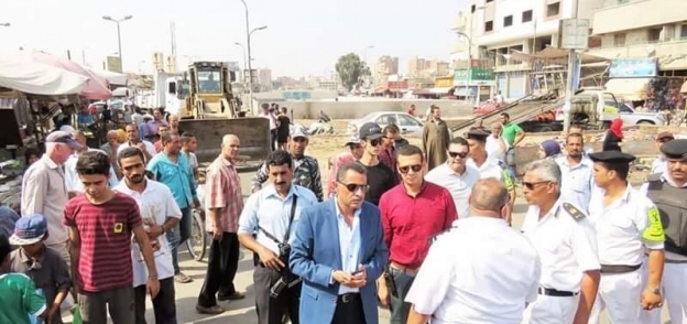 أمن الإسماعيلية يطلق حملة إزالة موسعة لرفع الإشغالات بنطاق حي ثان المحافظة.