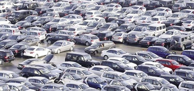 أزمة بيع السيارات تعيشها السوق فى الوقت الحالى