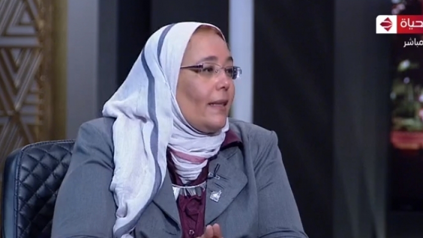 الدكتورة أميرة الشافعي رئيس شعبة البحوث النسجية بالمركز القومي للبحوث
