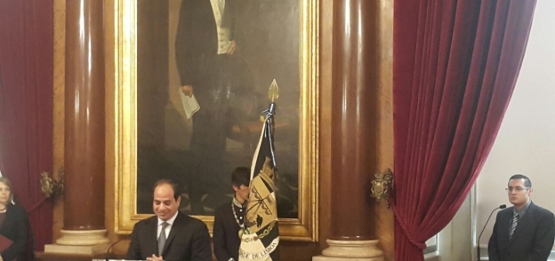 الرئيس عبد الفتاح السيسى فى عمودية لشبونة