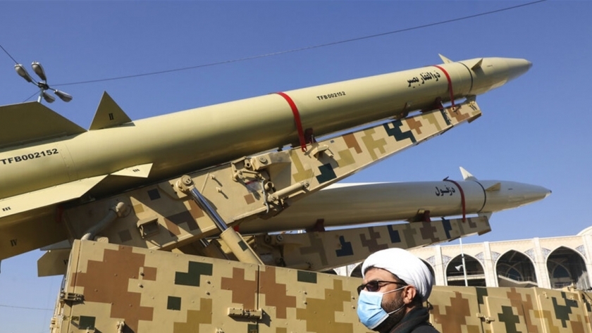 عرض الصواريخ الباليستية في إيران