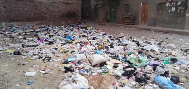 القمامة تغزو شوارع دمياط