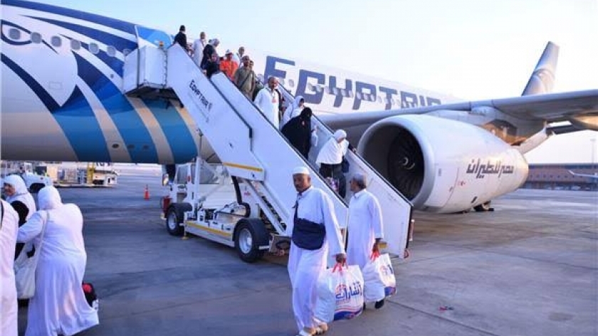 مصر للطيران تستمر فى تسيير رحلاتها للعودة من الأراضى المقدسة