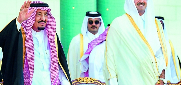 الملك سلمان خلال زيارته قطر