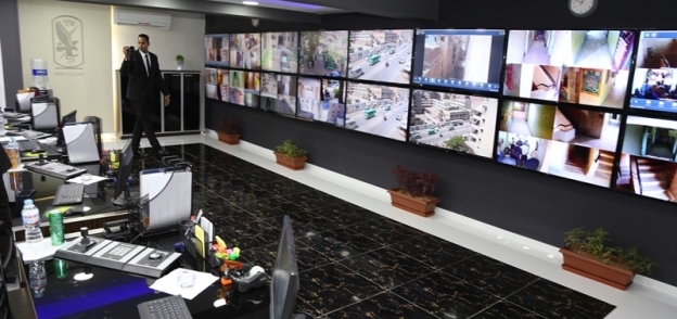 غرفة العمليات المركزية لمنظومة المراقبة الالكترونية بالكاميرات لتأمين مديرية التربية والتعليم  بالمنوفية