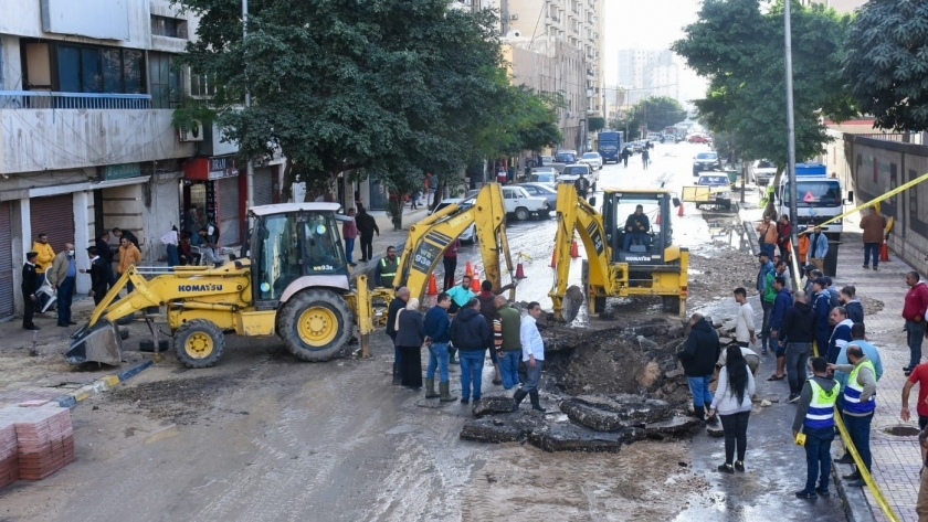 كسر ماسورة مياه الشرب في الإسكندرية