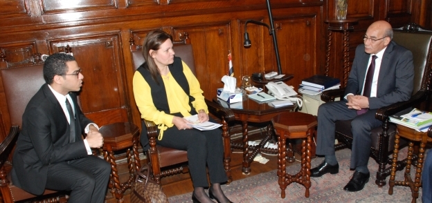 وزير الزراعة وسفيرة لاتفيا خلال اللقاء