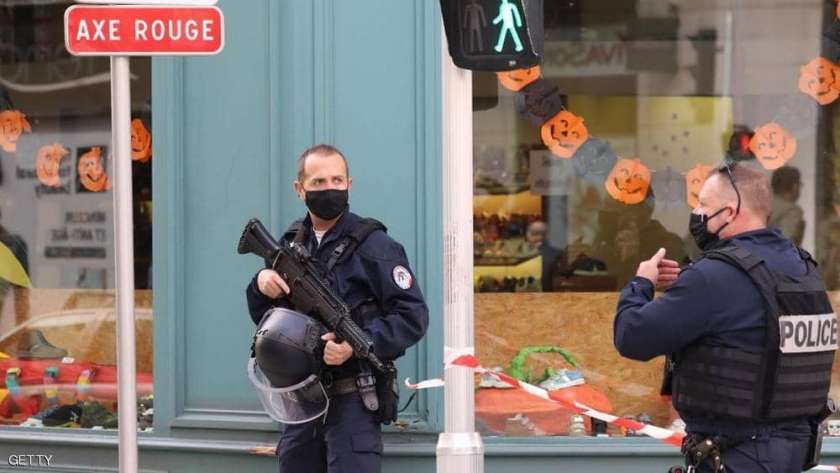عنصران من الشرطة الفرنسية