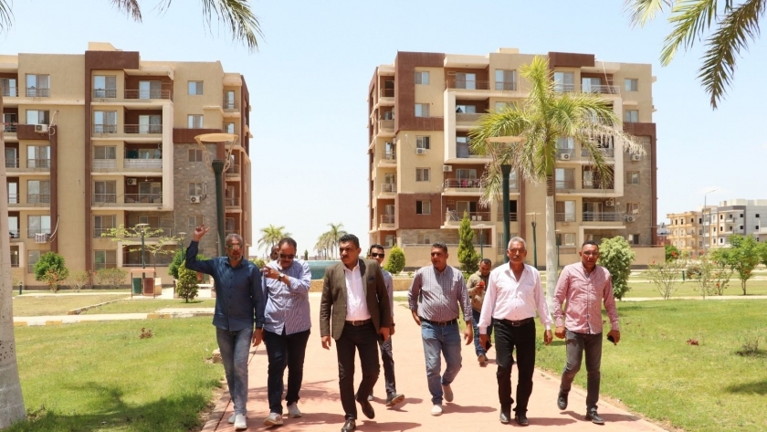 وزير الإسكان يتفقد مشروعات الإسكان بمدينة السادات
