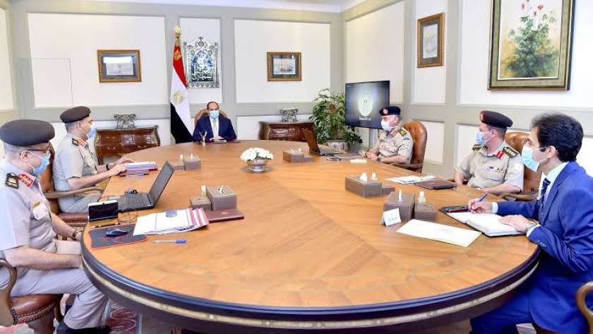 اللواء خالد مبارك خلال اجتماعه بالرئيس عبد الفتاح السيسي - أرشيفية