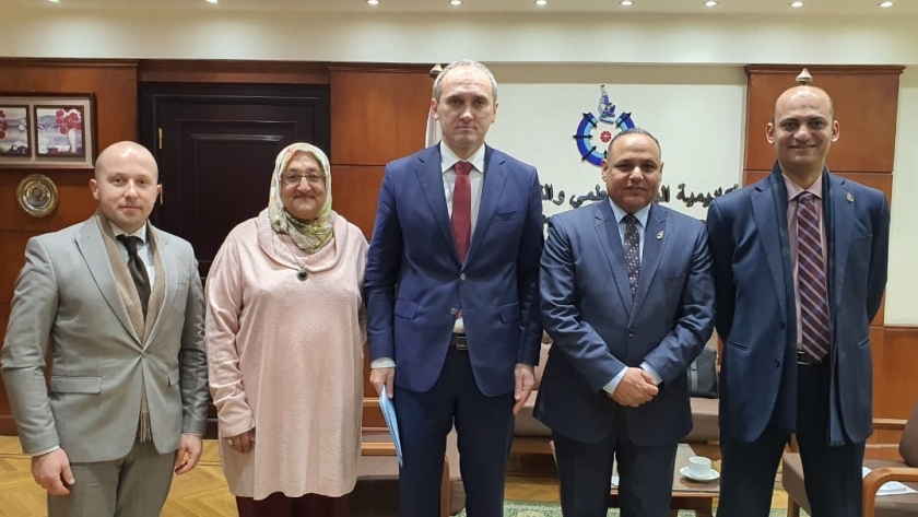 رئيس أكاديمية البحث العلمي يلتقى سفير جمهورية بيلاروسيا فى القاهرة