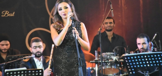 بالصور| أنغام تحي حفل "المصرية لشباب رجال الأعمال"