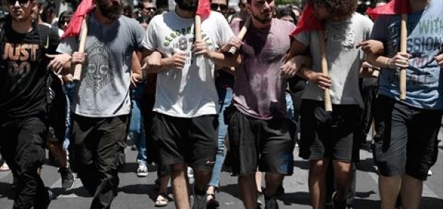 إضراب في اليونان احتجاجا على إصلاحات مرتبطة ببرنامج المساعدة المالية