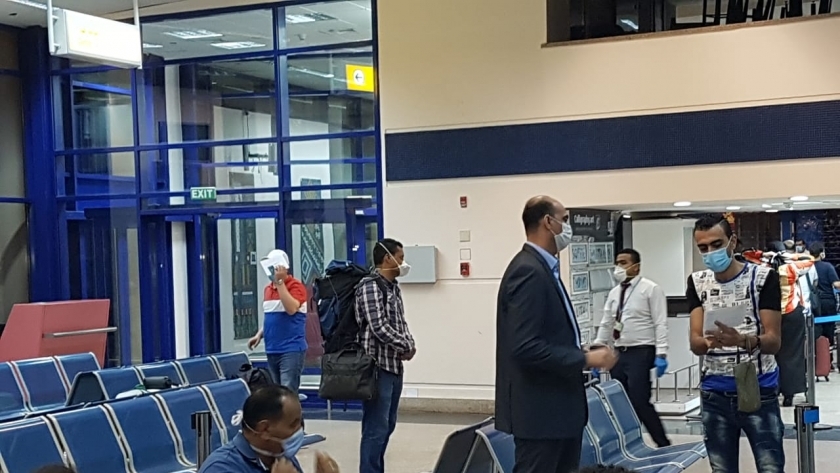 مطار مرسي علم يستقبل طائرة عمان