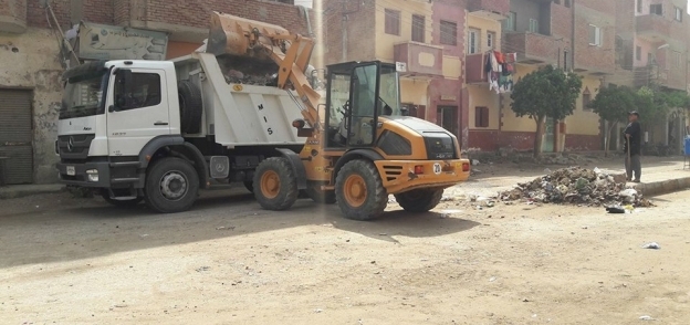 جانب من حملة رفع المخلفات والقمامة من شوارع سمسطا