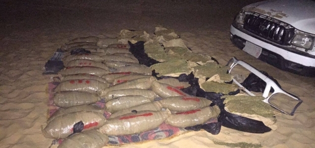 بالصور| القوات المسلحة: تدمير 8 مخابئ بداخلها مواد متفجرة بوسط سيناء