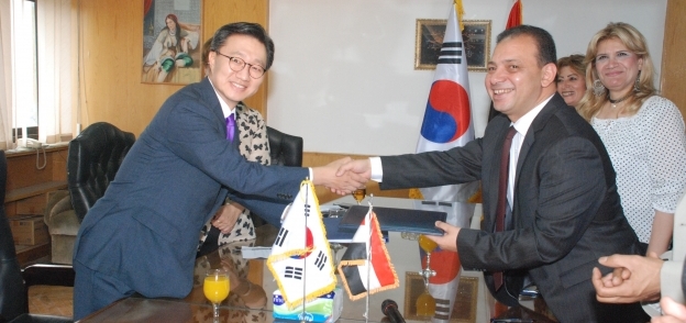 رئيس التليفزيون والسفير الكورى