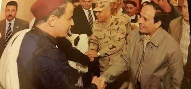 النائب مهدى العمده خلال لقائه مع الرئيس عبدالفتاح السيسى - صورة ارشيفية