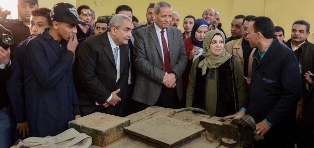 وزير التعليم خلال زيارته لمدرسة القاهرة الفنية المعمارية