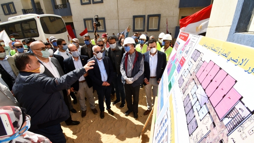 وزيرا الإسكان والشباب والرياضة يتفقدون مشروعات مدينة شرق بورسعيد