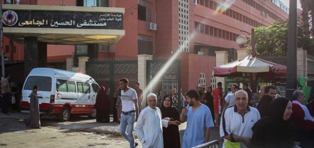 بالصور| عميد "طب الأزهر" يكشف تفاصيل حريق مستشفى الحسين