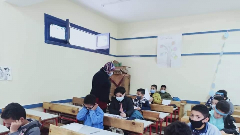 طلاب الصف الرابع الابتدائي في الإسكندرية