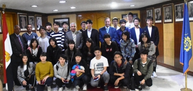 بالصور| محافظ أسوان يستقبل وفد شبابي من الطلاب اليابانيين
