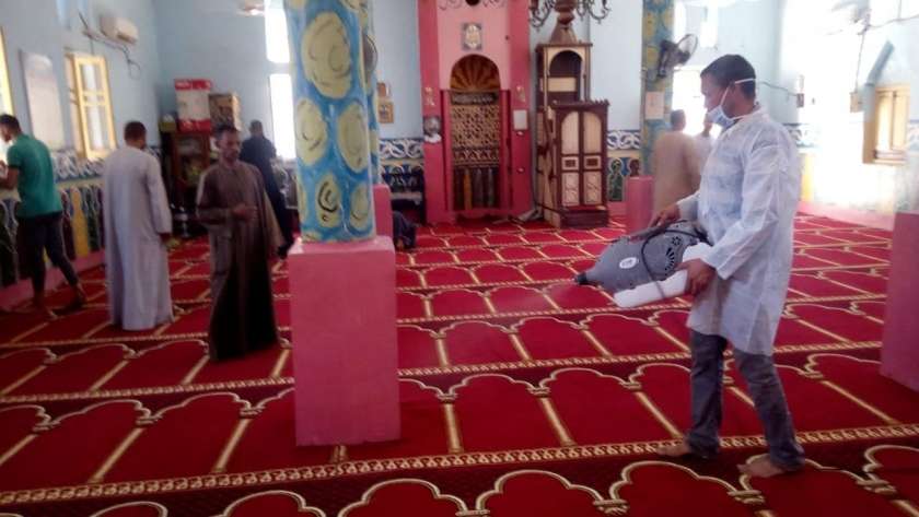محافظ سوهاج : عودة صلاة الجمعة غدا بـ6399 مسجد بسوهاج
