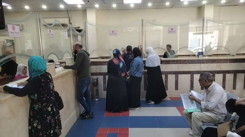 المركز التكنولوجي في مجلس مدينة مرسى مطروح خلال تقديم المواطنين علي التصالح