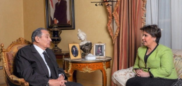 الرئيس الأسبق مبارك والإعلامية فجر السعيد